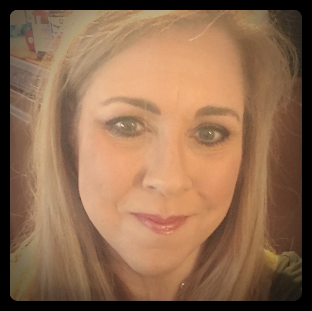 Meet your Posher, Lori